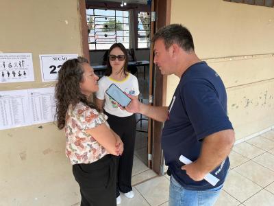 Laranjeiras do Sul - VotaÃ§Ã£o no CMEI Pingo de Gente segue dentro do planejado